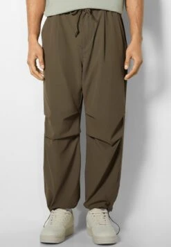 BERSHKA TECHNICAL - Jogginghose - Brown