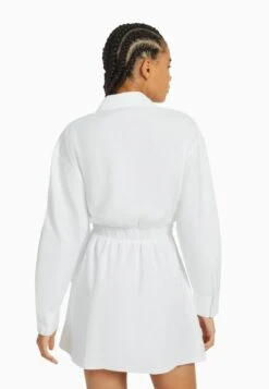 BERSHKA CROSSOVER DETAIL- MINI LONG SLEEVE - Blusenkleid - Off White 10 BERSHKA CROSSOVER DETAIL- MINI LONG SLEEVE - Blusenkleid - Off White -Bershka Verkaufsgeschäft c4cf35ea7cde4a59bb68f60e3fa99a87