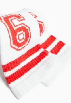 BERSHKA 3 PACK - Socken - Off White 11 BERSHKA 3 PACK - Socken - Off White -Bershka Verkaufsgeschäft c571c1157b614bccaf4389a9dc28e02d