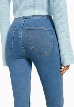 BERSHKA SUPER HIGH WAIST JEGGING - Jeans Skinny Fit - Light Blue Denim -Bershka Verkaufsgeschäft ca8f8387c5de47b2a57adba2571f71be
