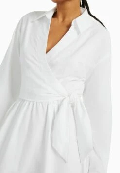 BERSHKA CROSSOVER DETAIL- MINI LONG SLEEVE - Blusenkleid - Off White 11 BERSHKA CROSSOVER DETAIL- MINI LONG SLEEVE - Blusenkleid - Off White -Bershka Verkaufsgeschäft cad0520ffaaf462b91debe6308d11913