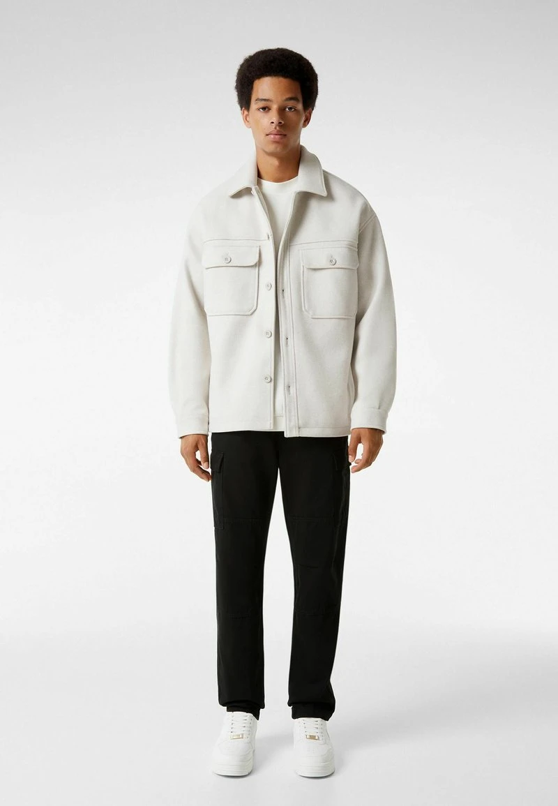 BERSHKA REGULAR FIT - Cargohose - Black 4 BERSHKA REGULAR FIT - Cargohose - Black – Bild 2