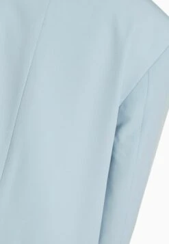 BERSHKA REGULAR­FIT TAILORED - FEMININE-CUT DOUBLE-BREASTED - Kurzmantel - Light Blue -Bershka Verkaufsgeschäft cec27287ad8f4545976da6bedb79b951
