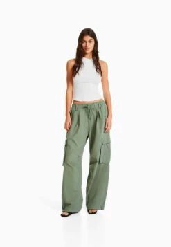 BERSHKA Top - Off White -Bershka Verkaufsgeschäft d1bdf03b39924af595072933c384ed62