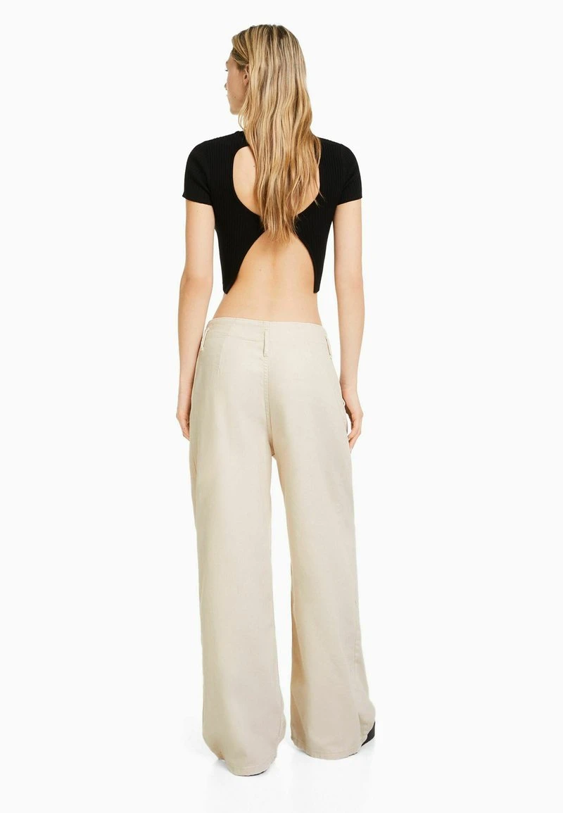 BERSHKA WIDE PLEATED - Flared Jeans - Beige 5 BERSHKA WIDE PLEATED - Flared Jeans - Beige – Bild 3