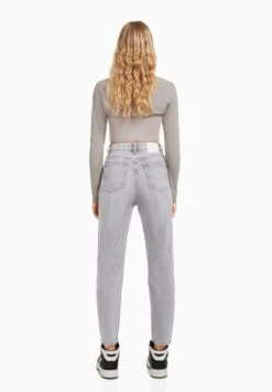 BERSHKA MOM - Jeans Relaxed Fit - Grey -Bershka Verkaufsgeschäft d3d06046766d452aa5b0b00cf0370adc