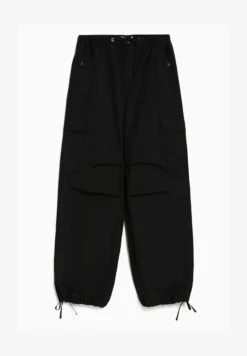 BERSHKA PARACHUTE - Cargohose - Black 12 BERSHKA PARACHUTE - Cargohose - Black -Bershka Verkaufsgeschäft d541a9e5666f4bdda54fac7e72f37881