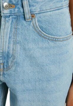 BERSHKA VINTAGE - BERMUDA - Jeans Shorts - Light Blue Denim -Bershka Verkaufsgeschäft d7312bf69cbb4387b3eb13befc1734f6