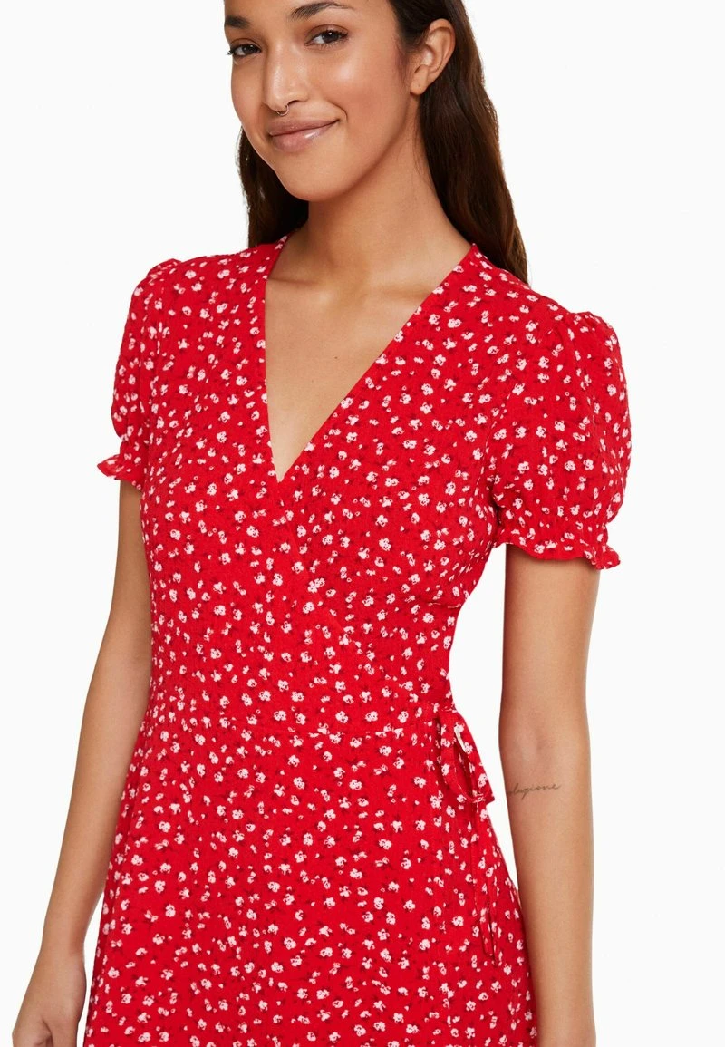 BERSHKA FLORAL TEXTURED - Freizeitkleid - Red 6 BERSHKA FLORAL TEXTURED - Freizeitkleid - Red – Bild 4