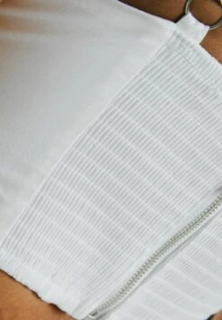 BERSHKA CROPPED WITH STRAPS - CORSET - Top - Off White -Bershka Verkaufsgeschäft dc024a5e5d154be58e344c38846f6c2f