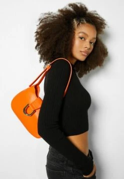 BERSHKA EFFECT BUCKLE - Handtasche - Orange