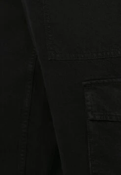 BERSHKA WIDE FIT - Cargohose - Black 12 BERSHKA WIDE FIT - Cargohose - Black -Bershka Verkaufsgeschäft e106762175324c0ca136b4d0fb5e5b72