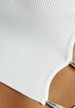 BERSHKA DETAIL HALTER - Top - Off White 12 BERSHKA DETAIL HALTER - Top - Off White -Bershka Verkaufsgeschäft e4223e727ded4afc87008ae821065cd6