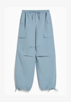 BERSHKA PARACHUTE - Cargohose - Blue Grey 12 BERSHKA PARACHUTE - Cargohose - Blue Grey -Bershka Verkaufsgeschäft e4c06d03ba884048a4238b93d016ce35