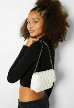 BERSHKA WITH CHAIN HANDLE - Umhängetasche - Offwhite -Bershka Verkaufsgeschäft e5aaf082de3640008090fa4e7b163a54