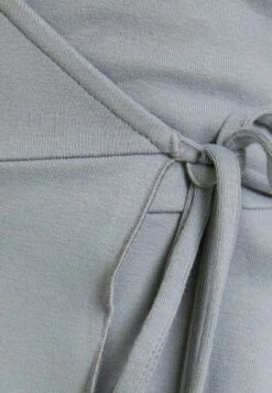 BERSHKA Freizeitkleid - Grey 13 BERSHKA Freizeitkleid - Grey -Bershka Verkaufsgeschäft e62e91efdaa34e6dba8d06ec2262a5db