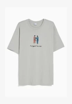 BERSHKA SHORT SLEEVE - T-Shirt Print - Stone -Bershka Verkaufsgeschäft e66ffaba576743ec9b9aff14b643b75f