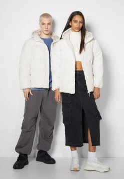 BERSHKA PUFFY - Winterjacke - White
