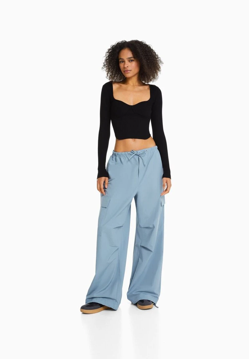 BERSHKA PARACHUTE - Cargohose - Blue Grey 4 BERSHKA PARACHUTE - Cargohose - Blue Grey – Bild 2