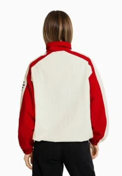 BERSHKA CONTRAST - Leichte Jacke - Red -Bershka Verkaufsgeschäft e84b5d090fa242c6b75cb4648cce87c5