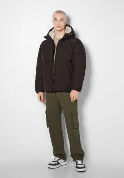 BERSHKA PUFFY - Winterjacke - Black 10 BERSHKA PUFFY - Winterjacke - Black -Bershka Verkaufsgeschäft ea2786697d204e5c91be54fa34d48694