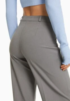BERSHKA WIDE LEG TAILORED - Stoffhose - Dark Grey 11 BERSHKA WIDE LEG TAILORED - Stoffhose - Dark Grey -Bershka Verkaufsgeschäft eb242580dc36430fa39da88e46d64251