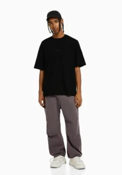 BERSHKA SHORT SLEEVE - T-Shirt Print - Black 9 BERSHKA SHORT SLEEVE - T-Shirt Print - Black -Bershka Verkaufsgeschäft ef22062d6f2f42e2a56269e99d3de4ba