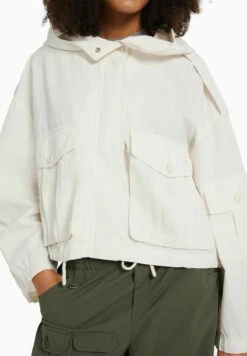 BERSHKA WITH POCKETS - HOODED - Leichte Jacke - White -Bershka Verkaufsgeschäft f057e13a4372430ab31b46a155016a00