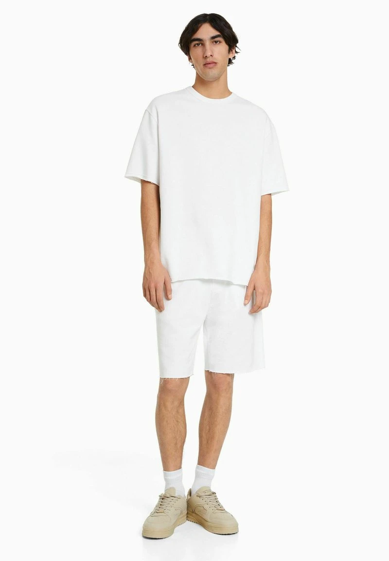 BERSHKA FADED-EFFECT PLUSH - BERMUDA - Shorts - Off White 4 BERSHKA FADED-EFFECT PLUSH - BERMUDA - Shorts - Off White – Bild 2