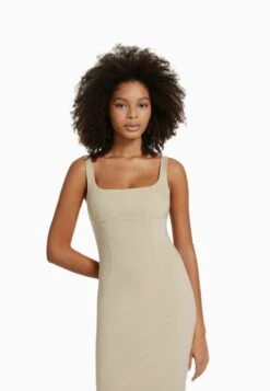 BERSHKA FITTED WIDE STRAPS - MIDI - Etuikleid - Sand -Bershka Verkaufsgeschäft f338ebbc19ce4c5ba5008a35d253d873
