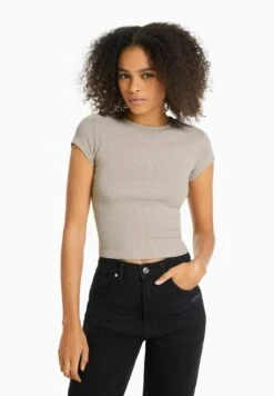 BERSHKA 2-PACK - T-Shirt Basic - Off-white 10 BERSHKA 2-PACK - T-Shirt Basic - Off-white -Bershka Verkaufsgeschäft f3a777fdf0004224b484bf16e6297df1