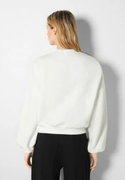 BERSHKA EMBROIDERED - Sweatshirt - Off White 10 BERSHKA EMBROIDERED - Sweatshirt - Off White -Bershka Verkaufsgeschäft f4a44f5aa6244961a96bcf70b1f1133c