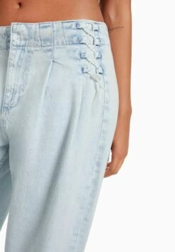 BERSHKA WIDE LEG 90S TIE - Jeans Straight Leg - Light Blue 11 BERSHKA WIDE LEG 90S TIE - Jeans Straight Leg - Light Blue -Bershka Verkaufsgeschäft f4abe970aea24ccbbd3de1d89068d734