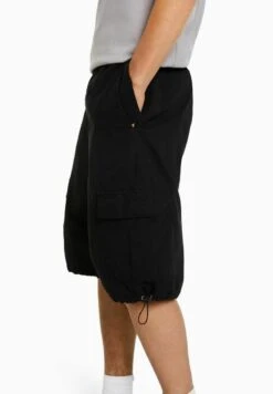 BERSHKA PARACHUTE - Shorts - Black 10 BERSHKA PARACHUTE - Shorts - Black -Bershka Verkaufsgeschäft f4edc338075448908a91639f4b792e17