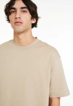 BERSHKA SHORT SLEEVE - T-Shirt Basic - Camel -Bershka Verkaufsgeschäft f683f18a286243d3830d2c2066b9c0e3