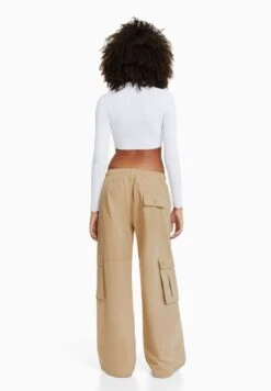 BERSHKA MULTIPOCKET WIDE LEG - Cargohose - Camel 10 BERSHKA MULTIPOCKET WIDE LEG - Cargohose - Camel -Bershka Verkaufsgeschäft f6fa888f70f9477fa2debbf0ce75e06b