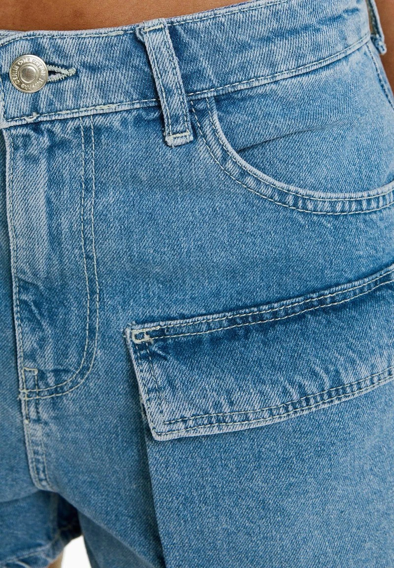 BERSHKA CARGO - Jeans Shorts - Light Blue Denim 6 BERSHKA CARGO - Jeans Shorts - Light Blue Denim – Bild 4