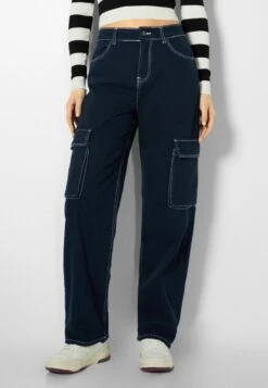 BERSHKA CARGO - Jeans Relaxed Fit - Royal Blue