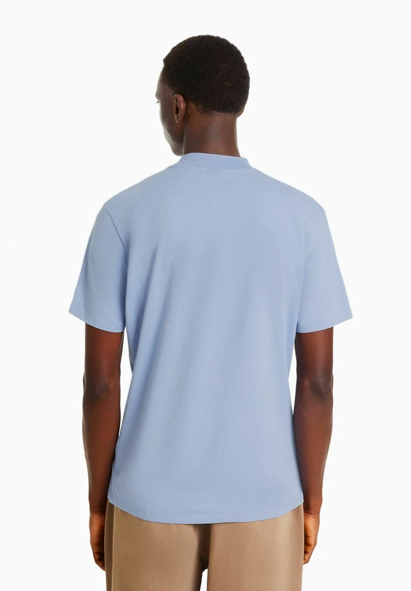 BERSHKA SHORT SLEEVE MOCK NECK - T-Shirt Basic - Dark Blue 5 BERSHKA SHORT SLEEVE MOCK NECK - T-Shirt Basic - Dark Blue – Bild 3