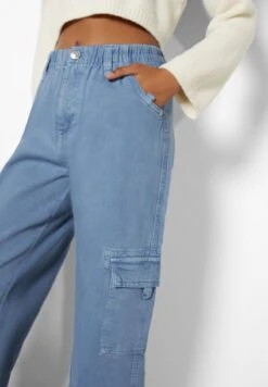 BERSHKA STRAIGHT FIT TWILL ELASTICATED WAISTBAND - Jeans Straight Leg - Blue -Bershka Verkaufsgeschäft fc144765b2ec4fc98d8614e16c9660e9