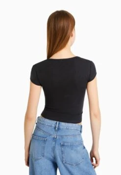 BERSHKA 2-PACK - T-Shirt Basic - Off-white 11 BERSHKA 2-PACK - T-Shirt Basic - Off-white -Bershka Verkaufsgeschäft fcfe0e299b2a40baa68fb8e7d17f8b4d