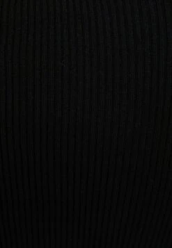 BERSHKA Poloshirt - Black 13 BERSHKA Poloshirt - Black -Bershka Verkaufsgeschäft fd6d58403bb843a3a494f528c6a257fa