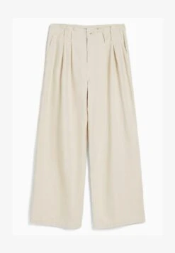 BERSHKA WIDE PLEATED - Flared Jeans - Beige 12 BERSHKA WIDE PLEATED - Flared Jeans - Beige -Bershka Verkaufsgeschäft fd7dbe618f6b4ef19f5e0a784239b3dc
