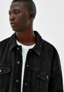 BERSHKA Jeansjacke - Black 11 BERSHKA Jeansjacke - Black -Bershka Verkaufsgeschäft fd895f3437ed4254a7b18288741ea471