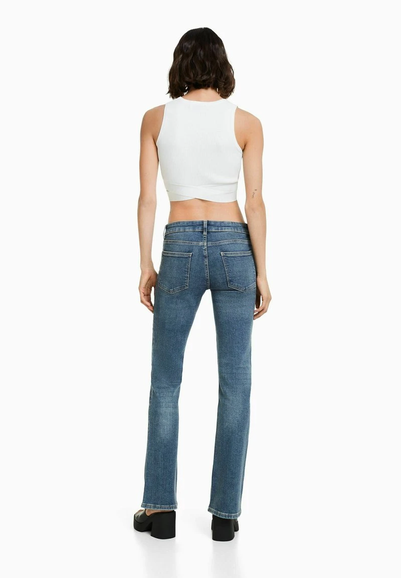BERSHKA LOW WAIST - Jeans Bootcut - Light Blue 5 BERSHKA LOW WAIST - Jeans Bootcut - Light Blue – Bild 3
